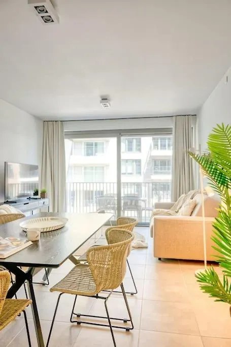Seaside Escape Perfect For 5 In Ostend